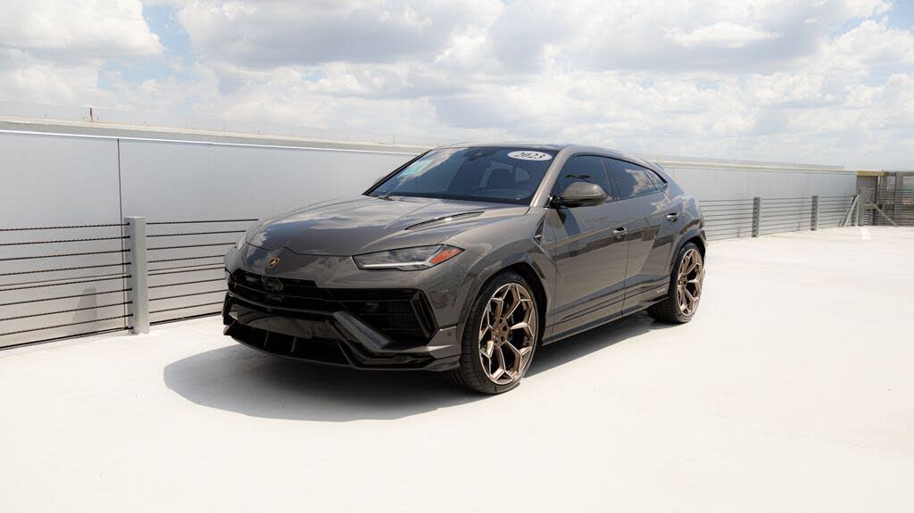 2023 Lamborghini Urus Performante