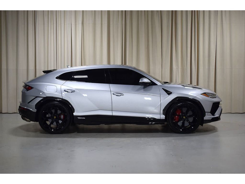 2024 Lamborghini Urus Performante