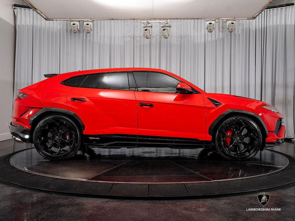 2023 Lamborghini Urus Performante