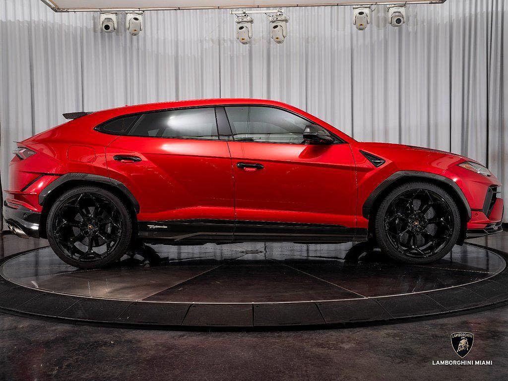 2023 Lamborghini Urus Performante