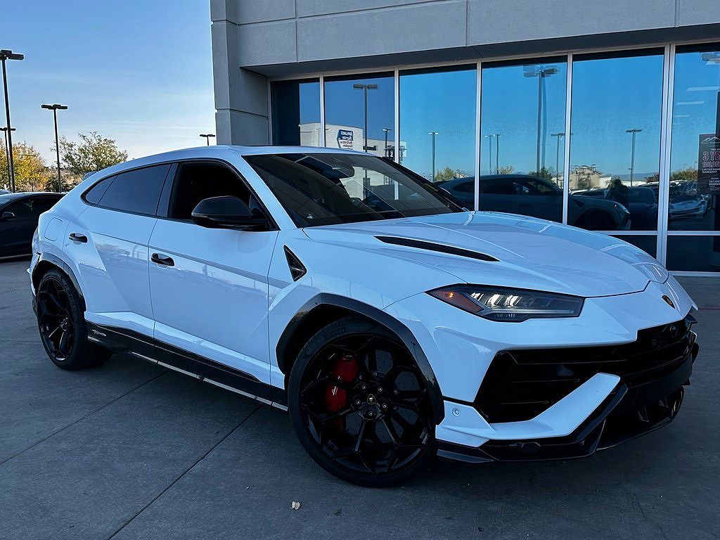 2023 Lamborghini Urus Performante