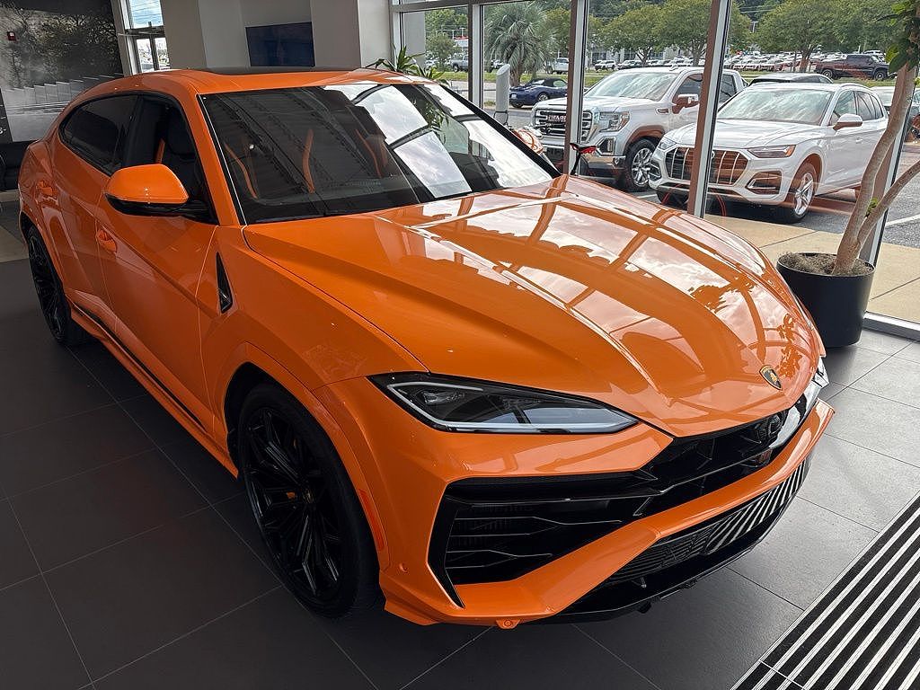 2025 Lamborghini Urus SE