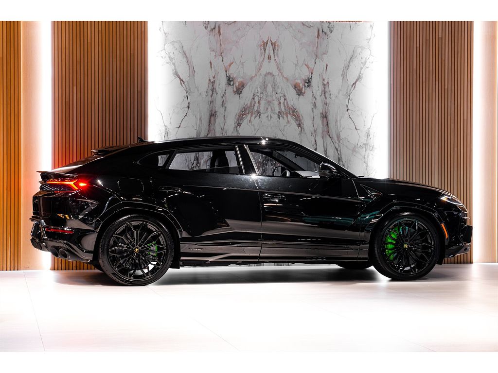 2026 Lamborghini Urus SE