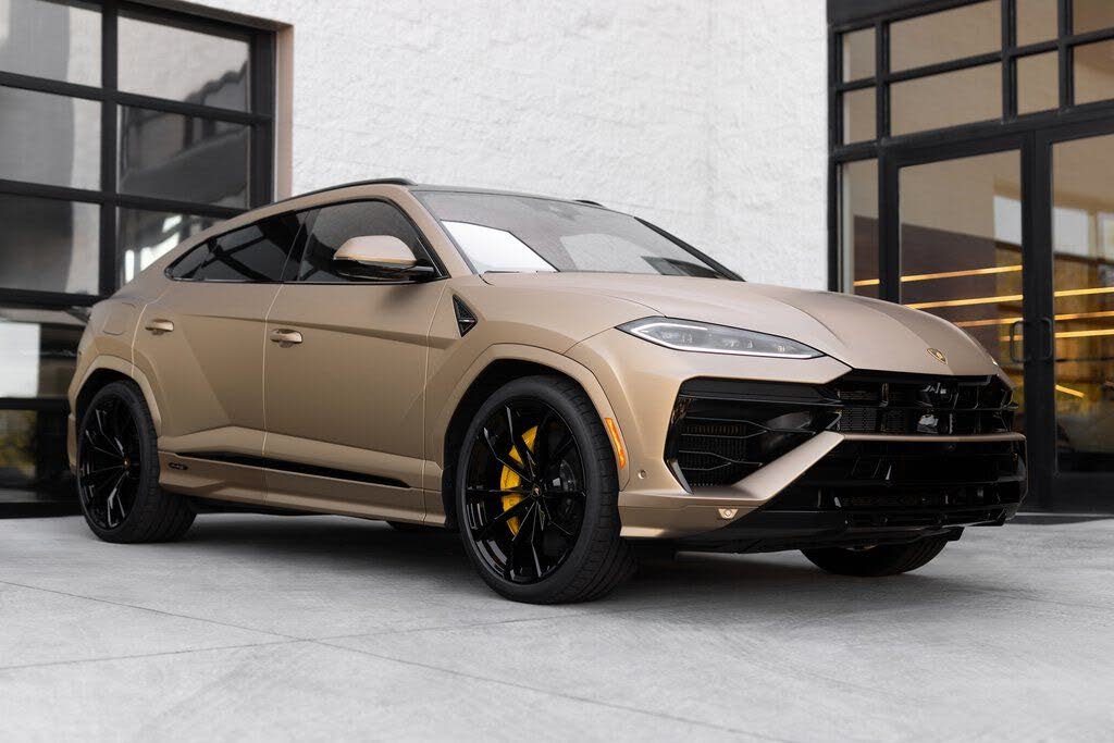 2025 Lamborghini Urus SE