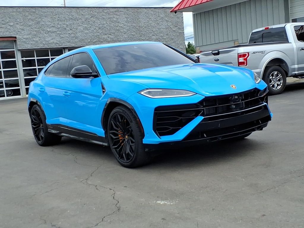2025 Lamborghini Urus SE