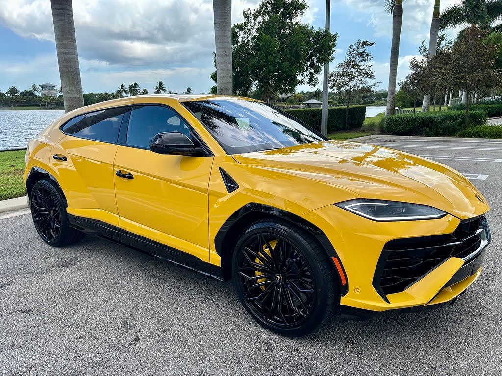 2025 Lamborghini Urus SE